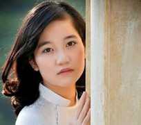 Nữ sinh xinh đẹp làm MC dự báo thời tiết