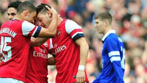 Ozil tỏa sáng, Arsenal đại thắng ở cúp FA