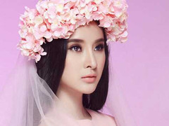 Angela Phương Trinh đẹp vì chuyên mặc hàng nhái?