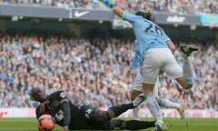 Cận cảnh cơn ác mộng khủng khiếp của Man City