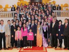 Phó Thủ tướng Vũ Đức Đam cổ vũ ngư dân bám biển