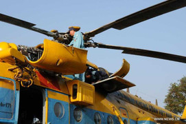 Cận cảnh đội phi cơ Việt Nam tìm kiếm máy bay Malaysia bị nạn