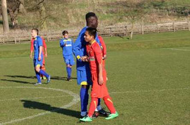 U19 Việt Nam như chàng tí hon