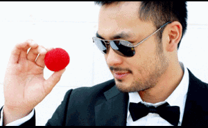 Quý ông 'Âm mưu giày gót nhọn' biểu diễn ảo thuật