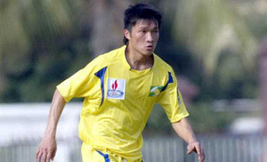 Cầu thủ đạp gãy chân làm đơn khiếu nại dài 3 trang giấy