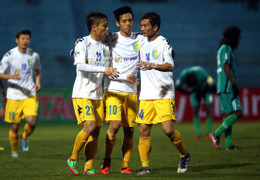 Hà Nội T&T đại phá Á quân Indonesia sau động đất