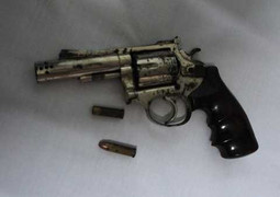 Giang hồ đất Cảng rút súng bắn thẳng chủ nợ