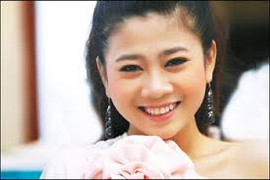 Mai Phương bật khóc vì làm tổng đài viên