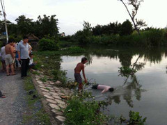 Clip vụ tống tiền, giết bạn học thả sông