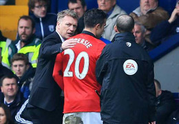 Tin sáng 14/3: Đá bết bát, Van Persie vẫn ngúng nguẩy ra yêu sách