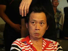 Bật cười với hậu trường makeup hài hước của Hoài Linh