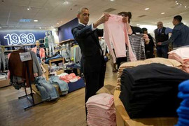 Tổng thống Mỹ Obama mua áo 'made in VietNam' tặng vợ