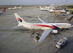 Ngày thứ 8 tìm kiếm máy bay: Lộ nhiều nghi vấn mới?