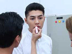 Noo Phước Thịnh căng thẳng... tô son