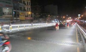 Liều chết trên cầu vượt Cây Gõ: Không thể liều được nữa