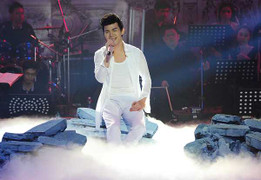 Bỏ xa các đối thủ, Nathan Lee tiếp tục dẫn đầu