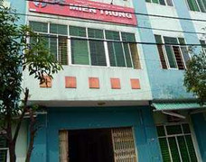 Hàng loạt trường trung cấp 'sống như chết'