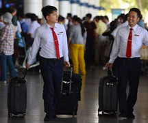 Tiếp viên hàng không hết thời kiếm tiền chui