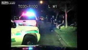 Clip: Cảnh sát phang tới tấp kẻ trộm xe đạp