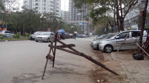 Đường bị ‘nuốt chửng': Hà Nội ra 'chiếu' xử lý