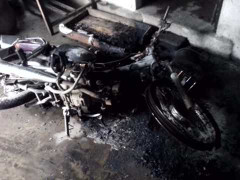 Vợ hoảng hồn thấy chồng chết trên vũng máu