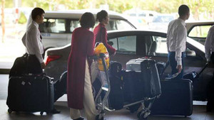 Vì sao cấm tổ bay mang vali to lên máy bay?