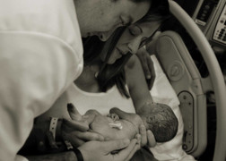 Chuẩn bị an táng, bé gái sống lại