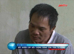 Clip: Sát nhân đánh chết con khóc ròng tại cơ quan công an