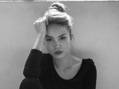 Yến Trang đau khổ với tình tay ba