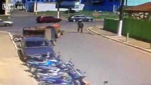 Một ngày đen đủi của người lái xe đầu kéo