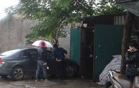 Hà Nội: Phát hiện xác người đàn ông với nhiều vết máu