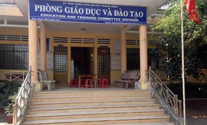 Vì sao thầy giáo tạt axít kinh hoàng vào 4 đồng nghiệp?