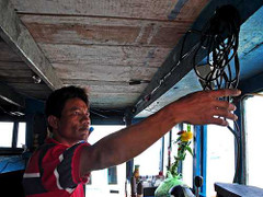 Ngư dân liên tục bị cướp phá ở Hoàng Sa