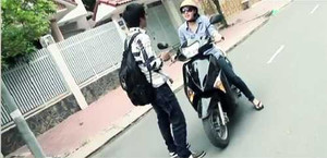 Đánh thẳng mặt cô gái, cướp xe SH giữa Sài Gòn