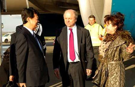 Thủ tướng tới Hà Lan dự Hội nghị an ninh hạt nhân