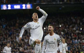 Ronaldo 'kịch sỹ' lao vào vòng cấm kiếm phạt đền