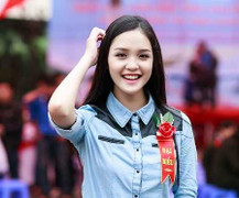 Á hậu Hoàng Anh rạng rỡ đi hiến máu