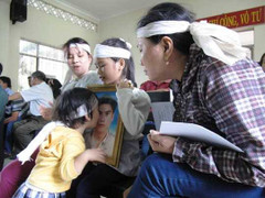 Xét xử vụ 5 công an đánh chết người