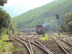 Chi phí 'bôi trơn' các dự án và gánh nặng nợ công