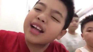 3 cậu bé hát nhép 'Em của ngày hôm qua' hài vỡ bụng