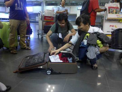 Hành khách Vietnam Airlines 'tố' 3 lần bị bẻ khóa vali