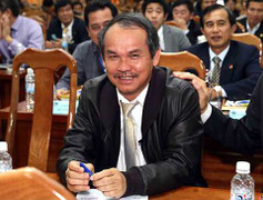 Kiếm 380 tỷ cho VFF, bầu Đức im lặng kỳ lạ