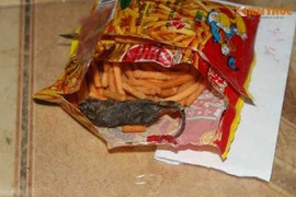 Sự thật đáng sợ về công ty sản xuất bim bim có chuột chết khô