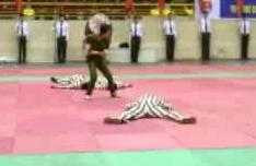 Clip: Nữ công an trấn áp tù nhân vượt ngục