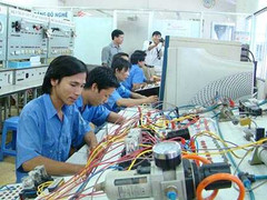 Tuyển sinh trung cấp nghề 2013: giảm 100.000 học sinh