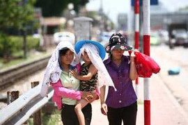 Nắng nóng gay gắt trên khắp cả nước