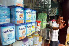 Các chiêu thức kiếm bộn tiền của tiếp viên hàng không