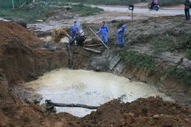 Lại vỡ đường ống, 70.000 hộ dân thủ đô mất nước