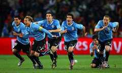 Tổng thống Uruguay dễ khiến Suarez, Cavani khốn khổ