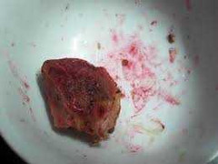 Clip: Lại xuất hiện thịt lợn đỏ lạ sau khi nấu chín